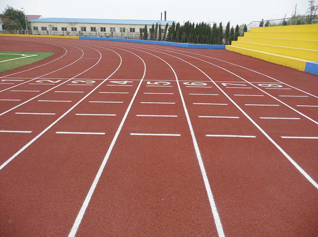 校園運動場塑膠跑道